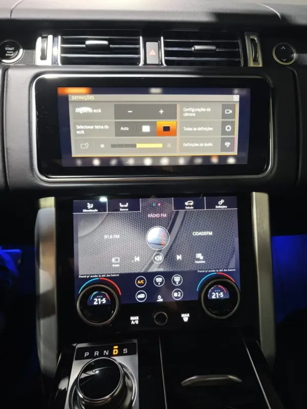 Land Rover Range Rover P400e Plug-in Vogue 22