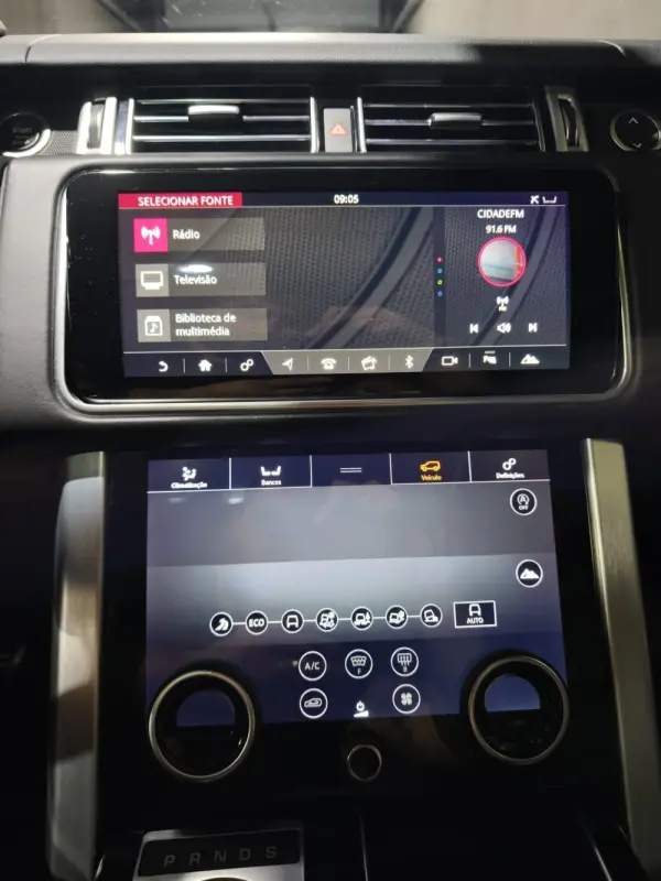 Land Rover Range Rover P400e Plug-in Vogue 24