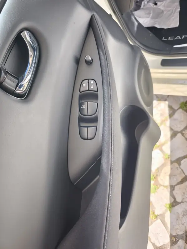 Nissan Leaf N-Connecta Full Led 7