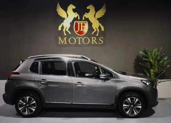 Peugeot 2008 1.6 BlueHDi Allure 4