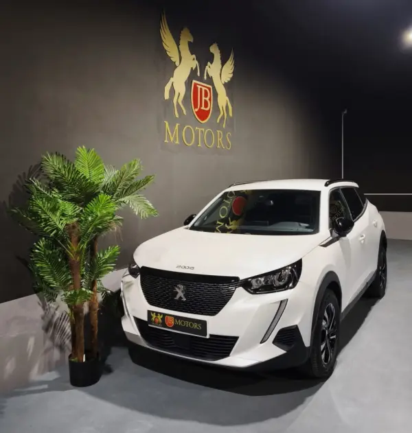 Peugeot 2008 1.2 PureTech Allure Pack 2