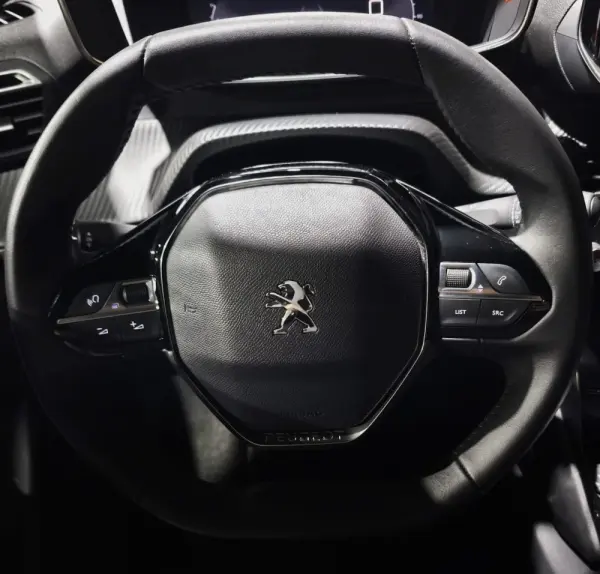 Peugeot 2008 1.2 PureTech Allure Pack 13