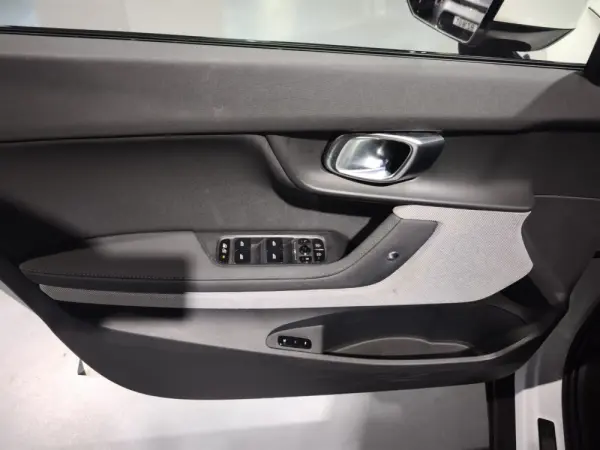Polestar 2 Standard Range 69 kWh 11