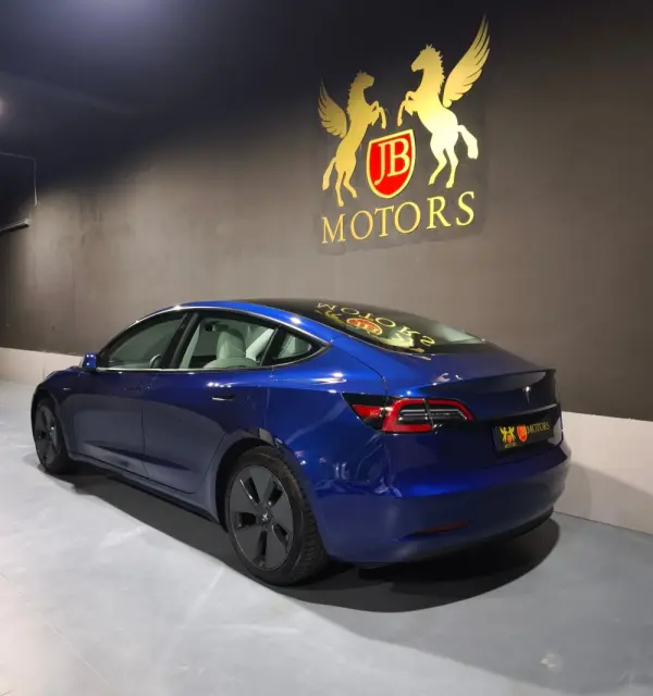 Tesla Model 3 Standrad RWD Plus 3