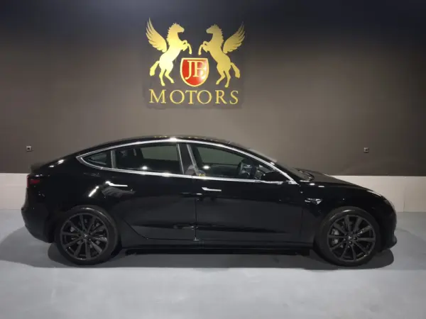 Tesla Model 3 Standard 4