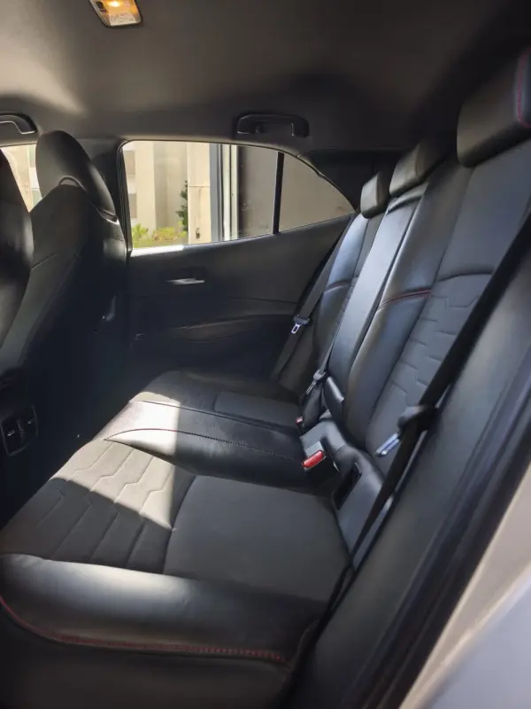 Toyota Corolla 1.8 Hybrid Comfort+P.Sport 12