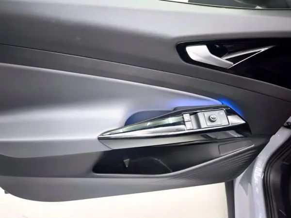 Volkswagen ID.4 PURE 9