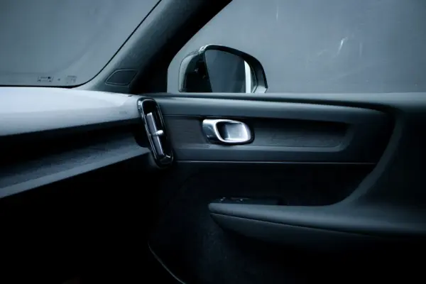 Volvo XC 40 Recharge 69 kWh Single Motor Core 27
