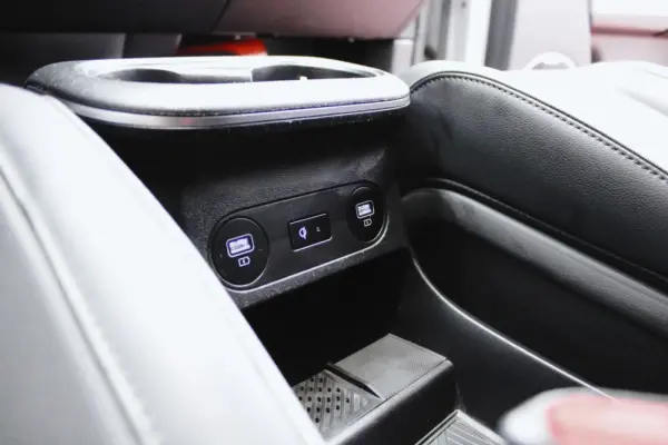 Hyundai Ioniq 5 73kWh Plug & Power+Tejadilho Solar 33