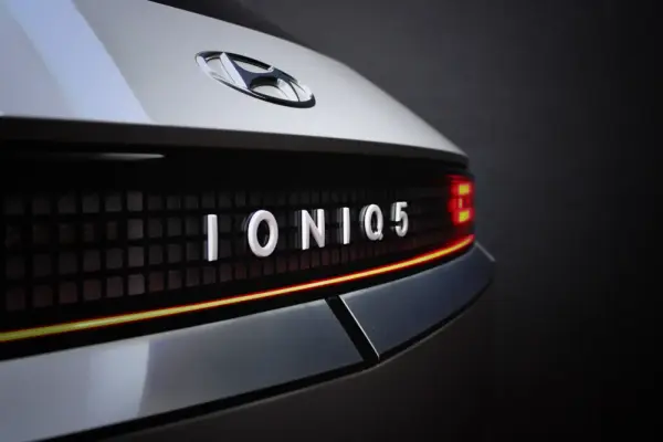 Hyundai Ioniq 5 73kWh Plug & Power+Tejadilho Solar 35