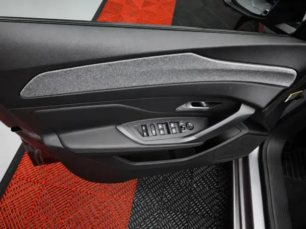 Peugeot 308 1.2 Hybrid Allure e-DCS6 33
