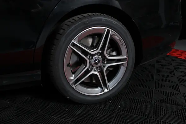 Mercedes-Benz E 300 de AMG Line 4Matic 12