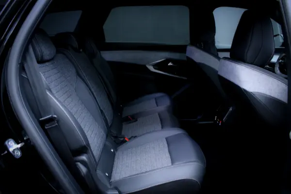 Peugeot 5008 1.2 Hybrid Allure Pack e-DCS6 18
