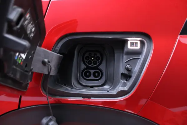 Peugeot e-2008 54 kWh GT 7