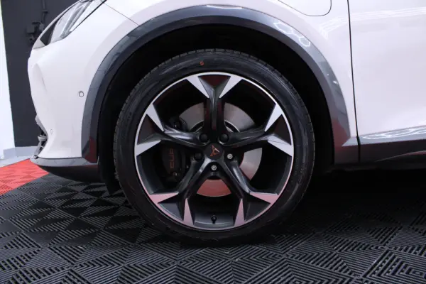 Cupra Formentor 1.4 e-Hybrid DSG VZ 5