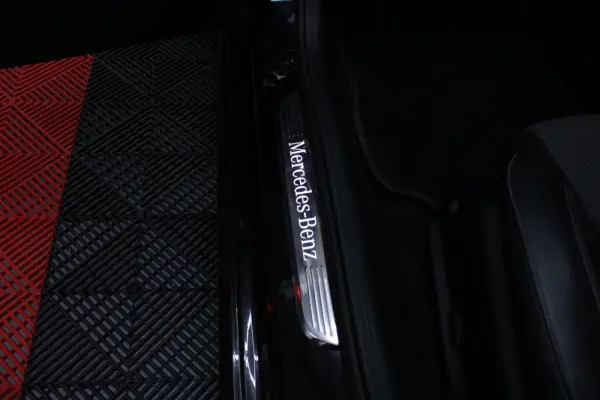 Mercedes-Benz E 300 de AMG Line 4Matic 8
