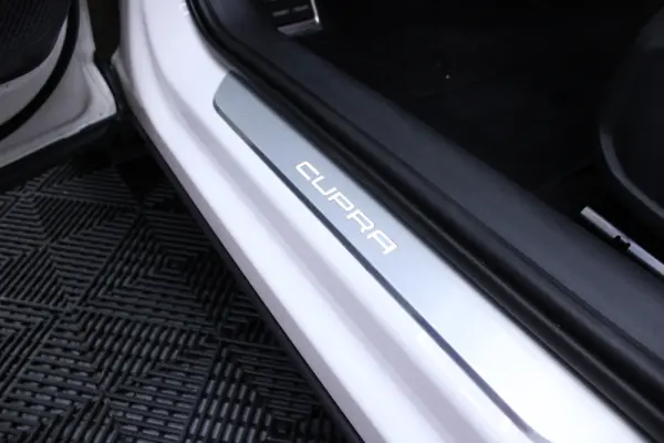 Cupra Formentor 1.4 e-Hybrid DSG VZ 17