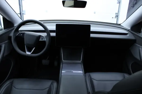 Tesla Model Y Standard 16
