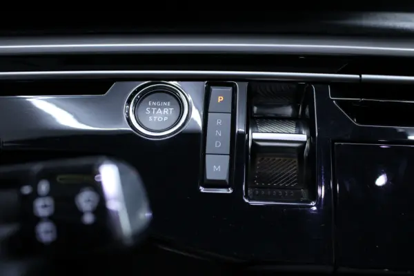 Peugeot 5008 1.2 Hybrid Allure Pack e-DCS6 28