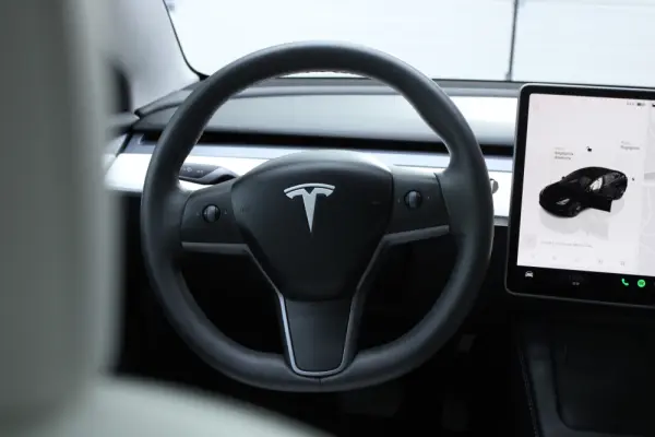 Tesla Model 3 Standard Range Plus RWD 8