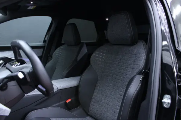 Peugeot E-3008 73 kWh Allure 11