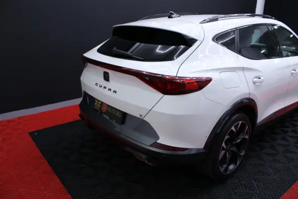 Cupra Formentor 1.4 e-Hybrid DSG VZ 8