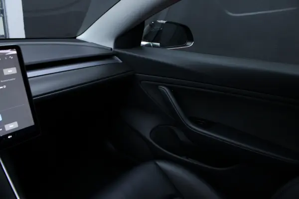 Tesla Model 3 Long-Range Dual Motor AWD 14