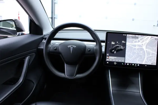 Tesla Model 3 Long-Range Dual Motor AWD 16