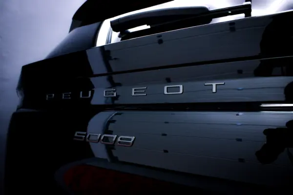 Peugeot 5008 1.2 Hybrid Allure Pack e-DCS6 10