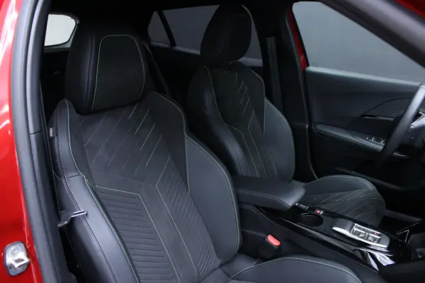 Peugeot e-2008 54 kWh GT 16