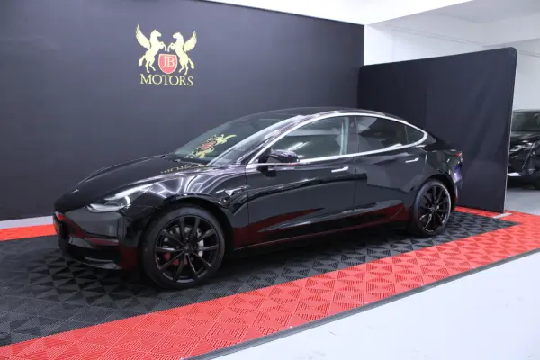 Tesla Model 3 Long-Range Dual Motor AWD 1