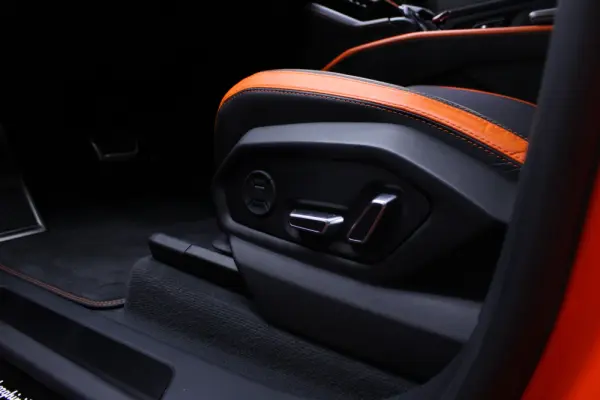 Lamborghini Urus 4.0 V8 SE 24