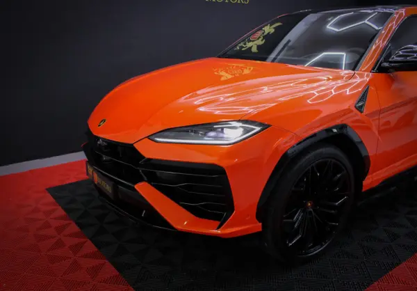 Lamborghini Urus 4.0 V8 SE 4