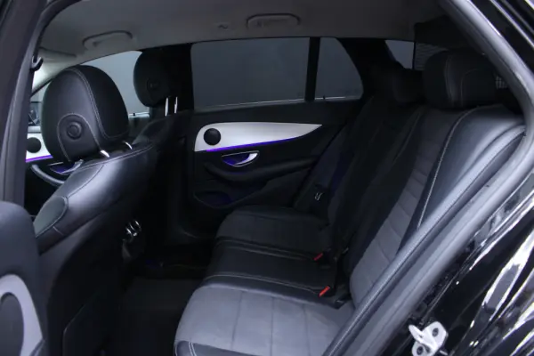 Mercedes-Benz E 300 de AMG Line 4Matic 19