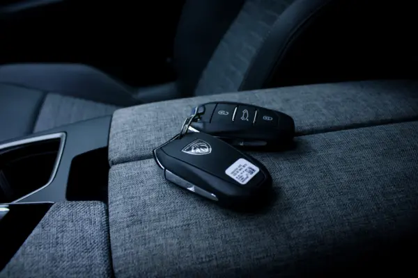 Peugeot 5008 1.2 Hybrid Allure Pack e-DCS6 23