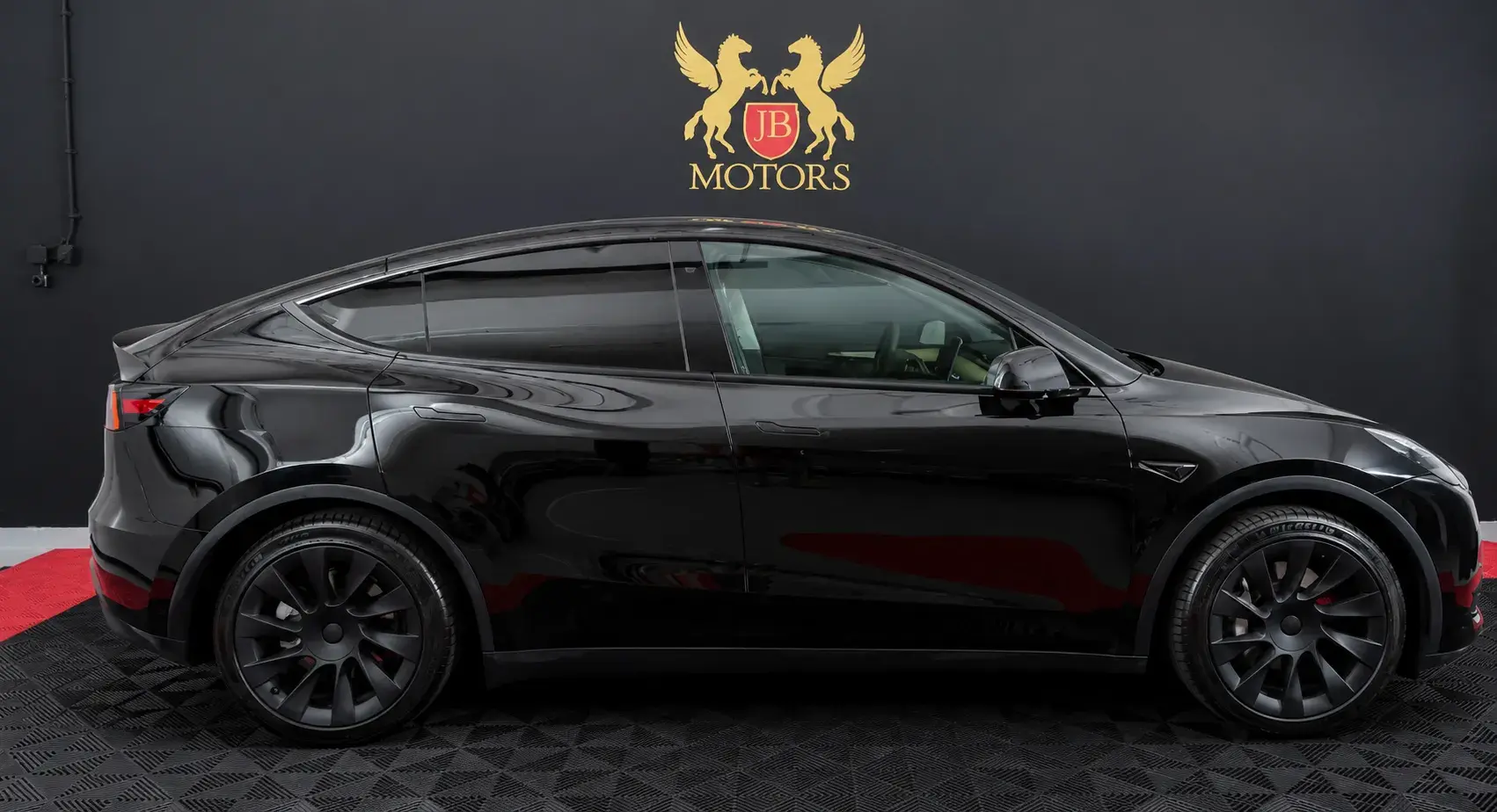 Tesla Model Y Standard 3
