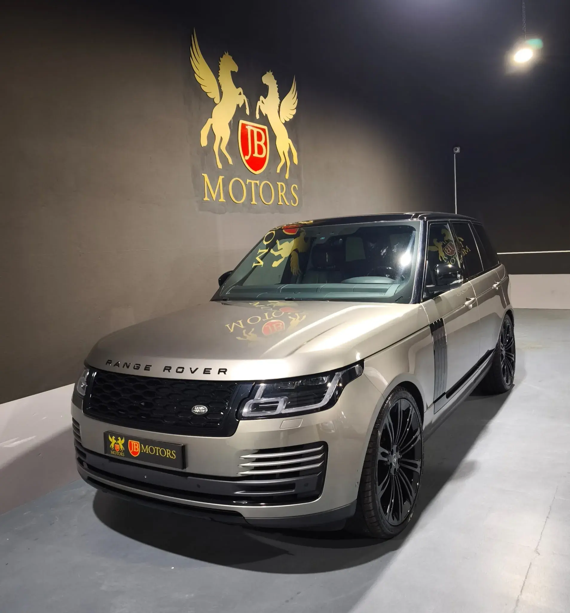 Land Rover Range Rover P400e Plug-in Vogue 2