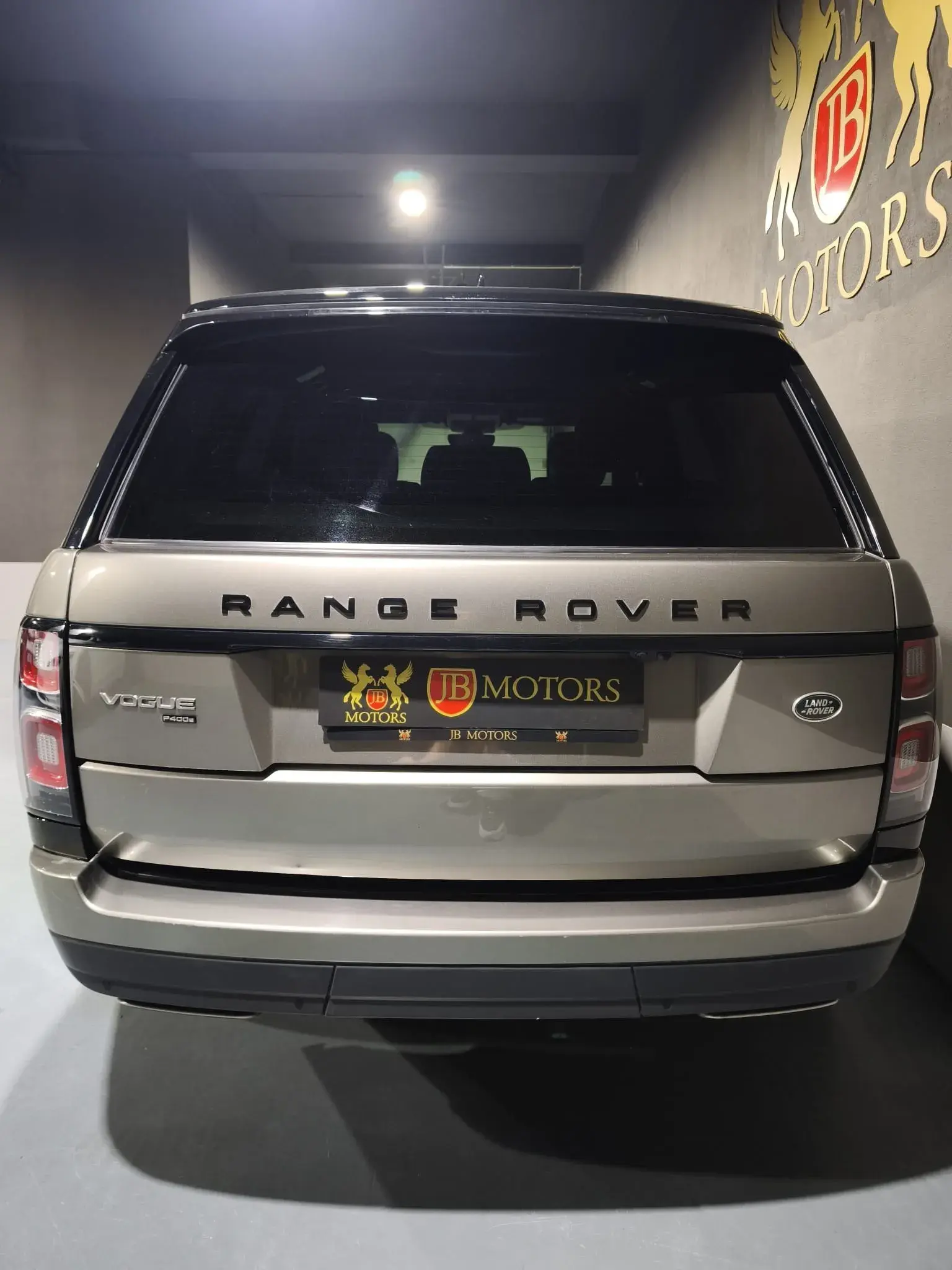 Land Rover Range Rover P400e Plug-in Vogue 5