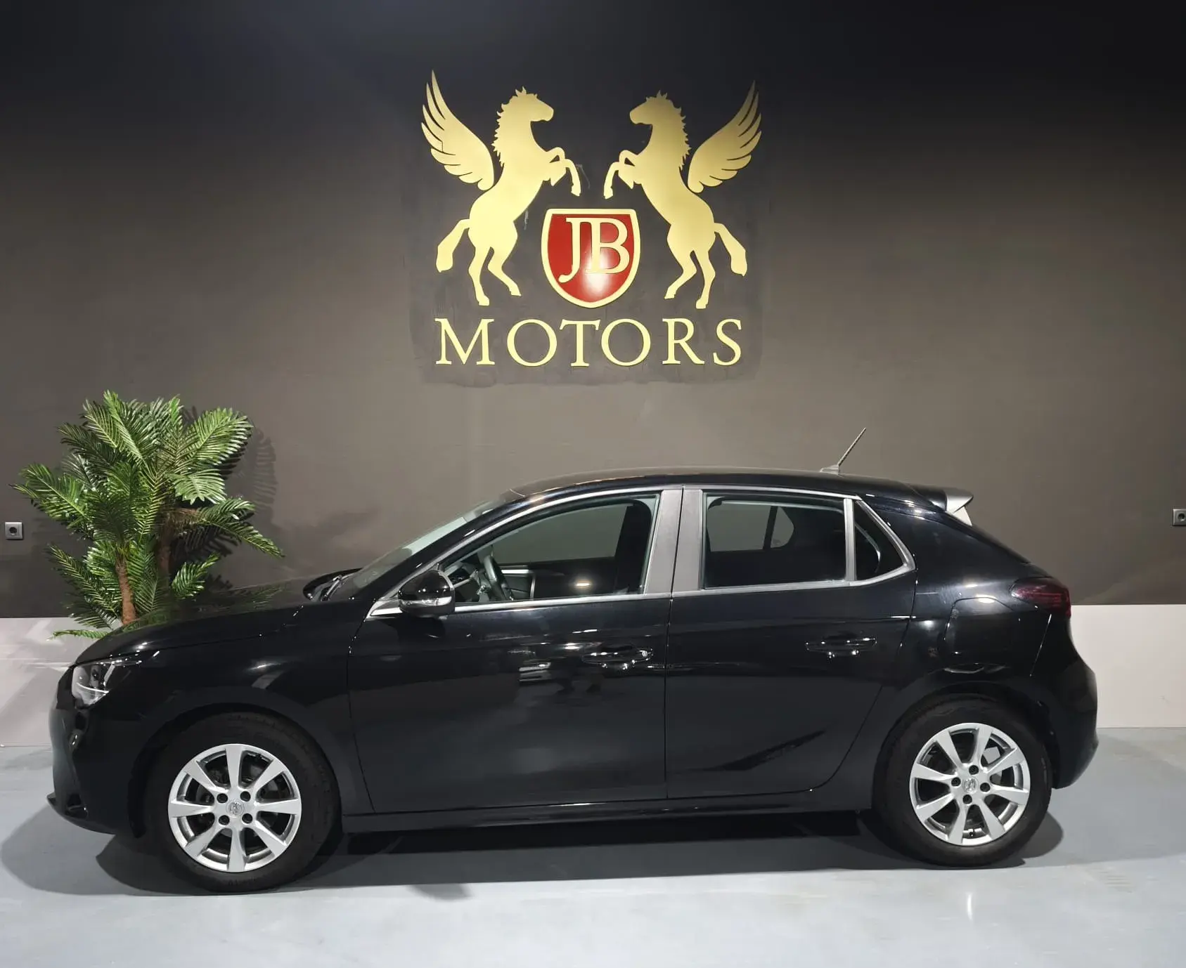 Opel Corsa 1.2 Business 1