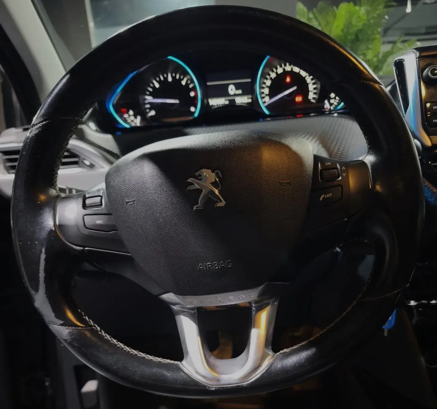 Peugeot 2008 1.6 BlueHDi Allure 11