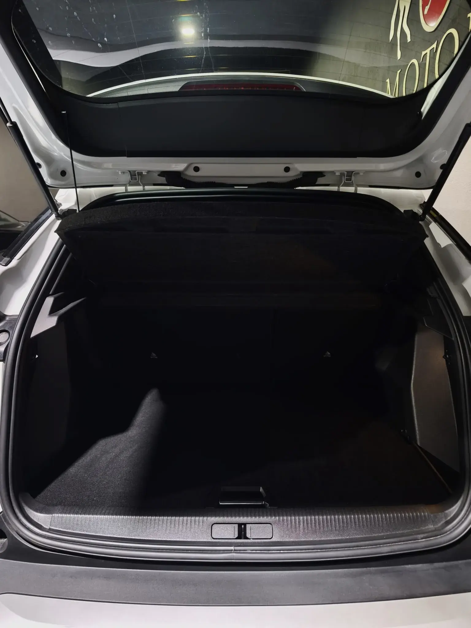 Peugeot 2008 1.2 PureTech Allure Pack 7