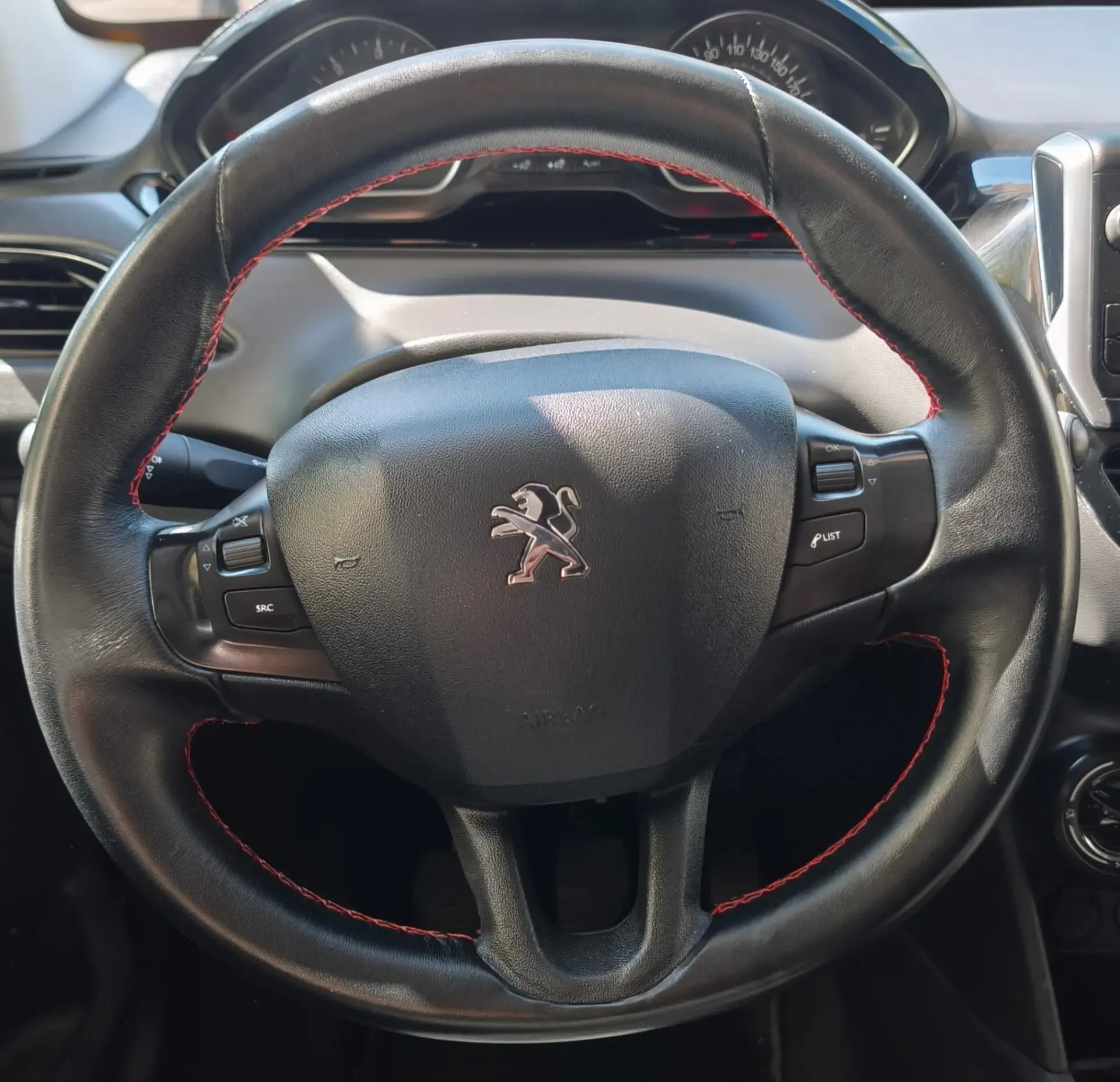Peugeot 208 1.6 BlueHDi Allure 5