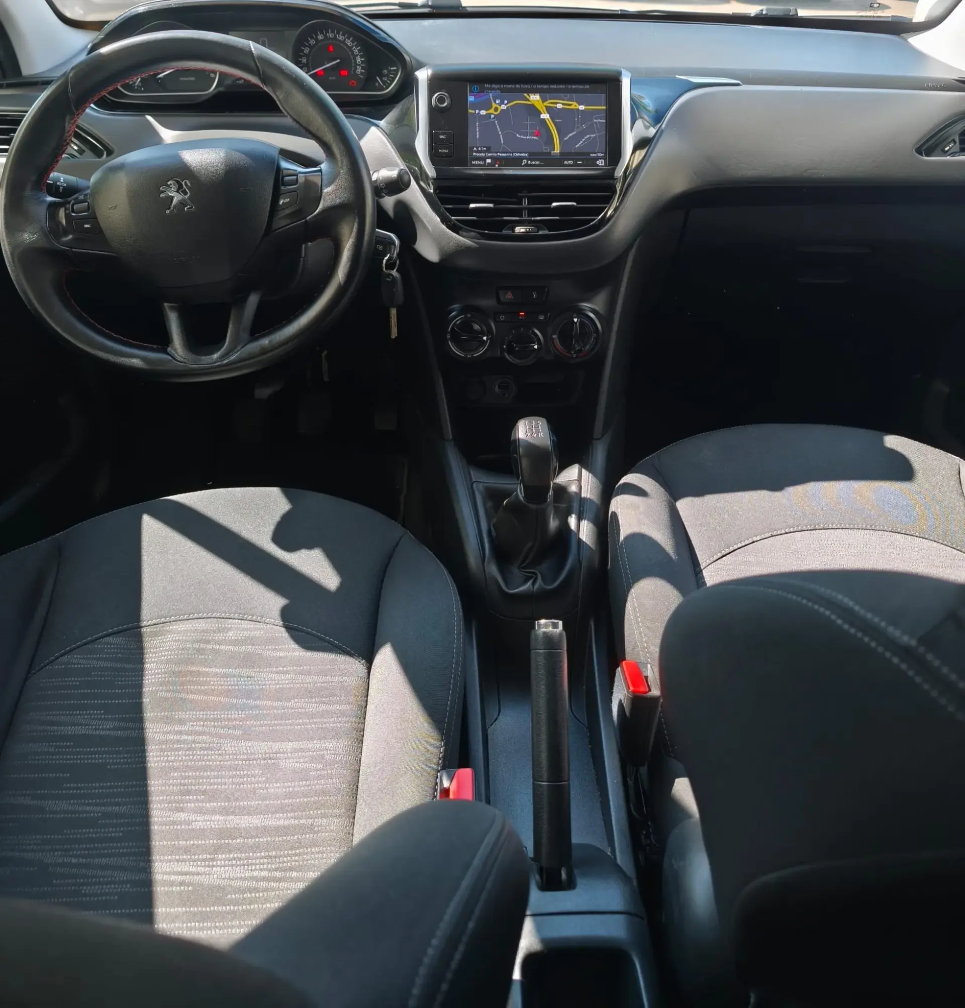Peugeot 208 1.6 BlueHDi Allure 6