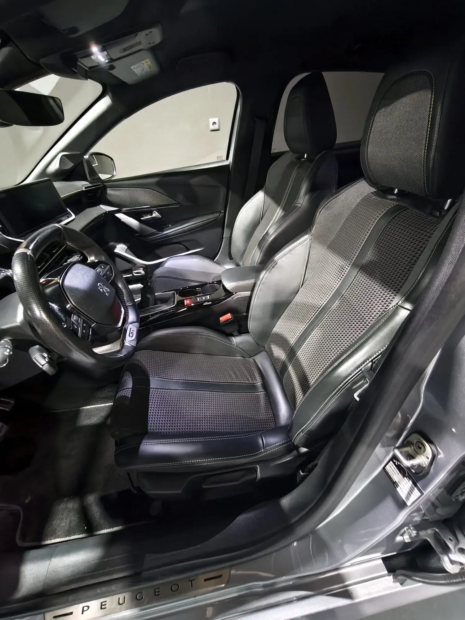 Peugeot 208 1.5 BlueHDi GT Line 10