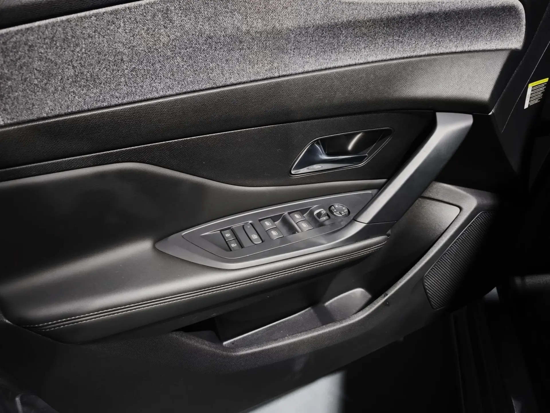 Peugeot 308 SW 1.6 Hybrid Active e-EAT8 13