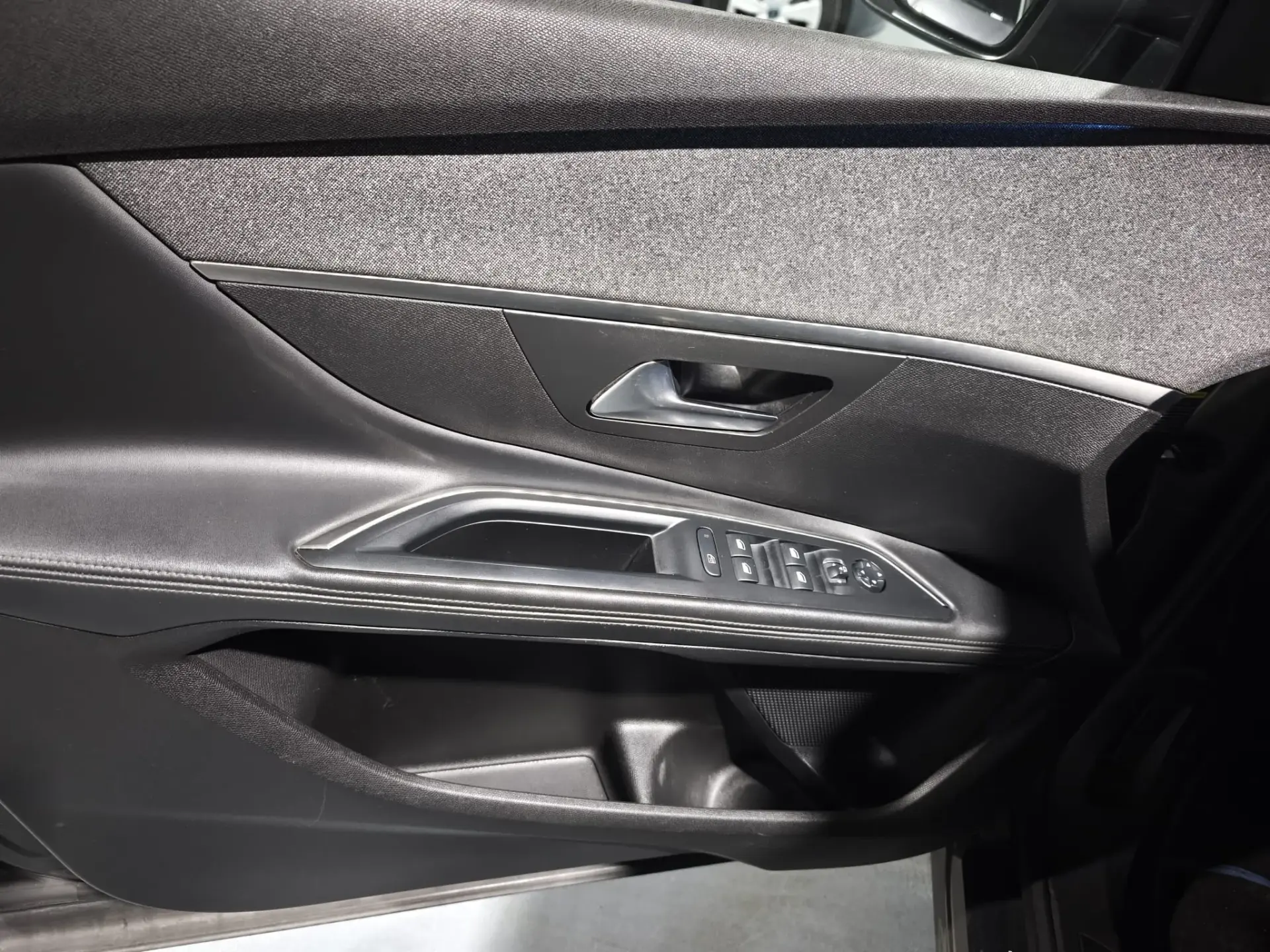 Peugeot 5008 Grip Control 8