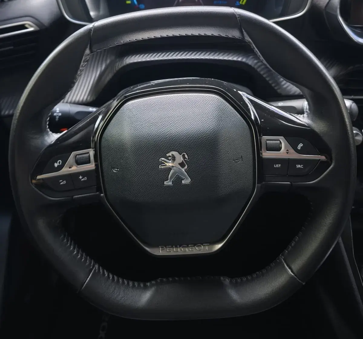 Peugeot e-2008 50 kWh GT 5