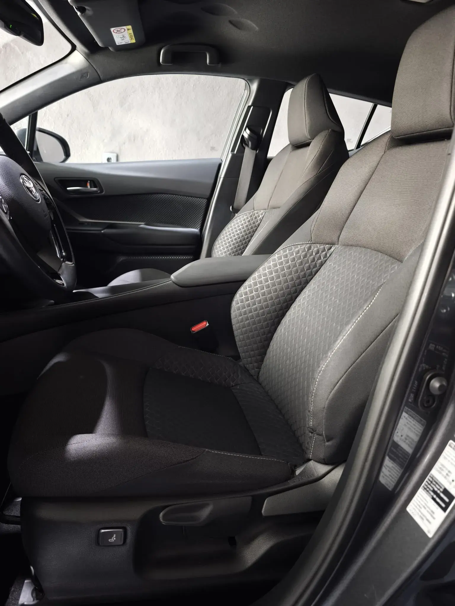 Toyota C-HR 1.8 Hybrid Comfort 10