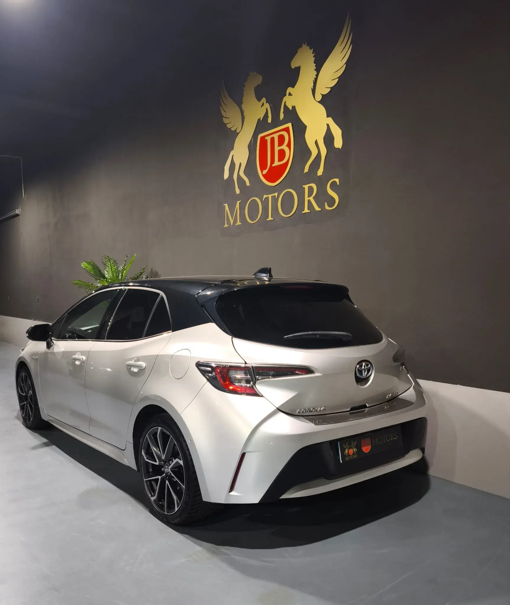 Toyota Corolla 1.8 Hybrid Comfort+P.Sport 4