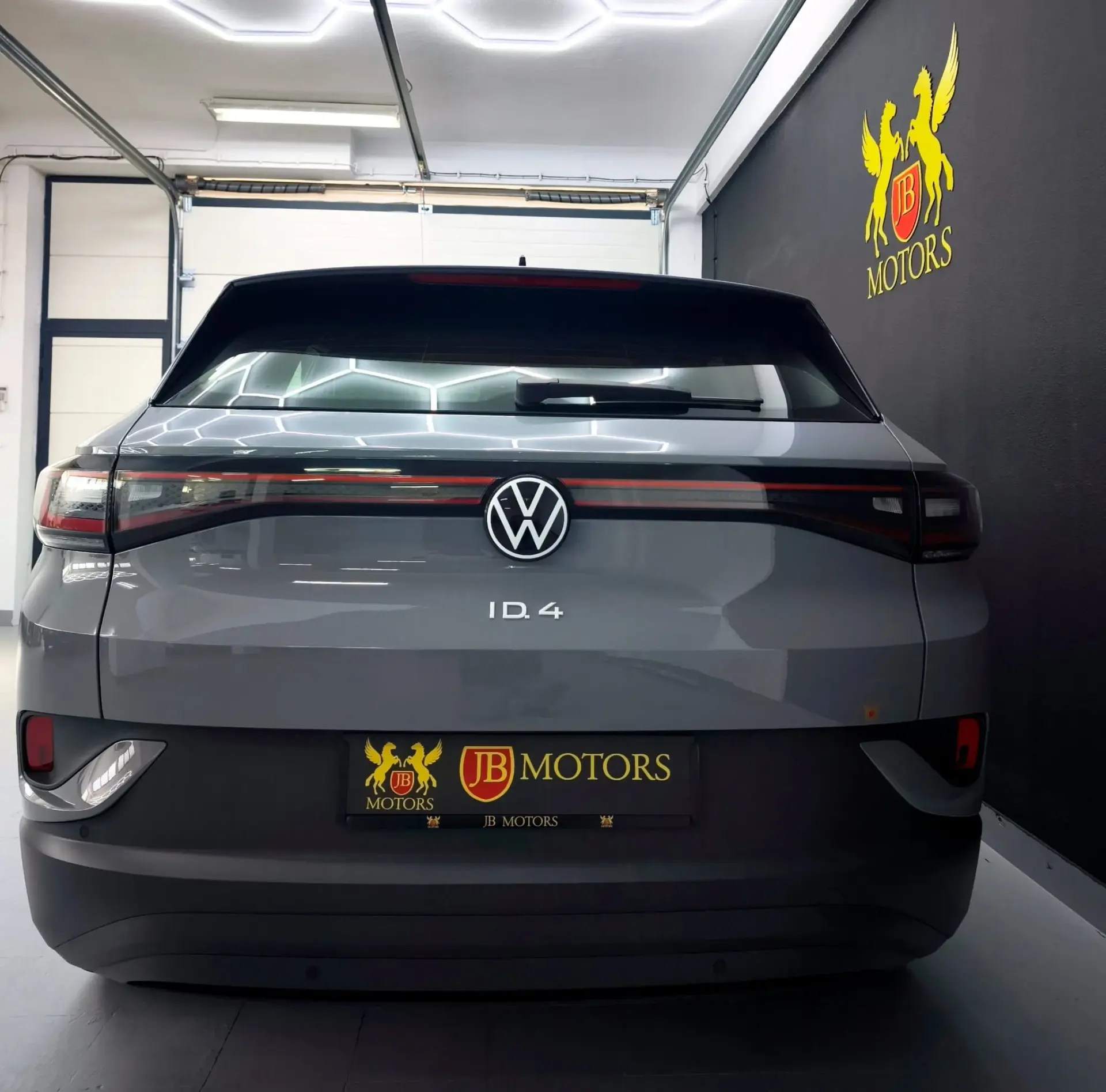 Volkswagen ID.4 PURE 5